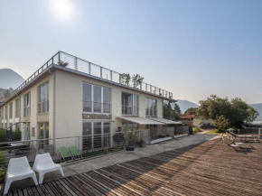 Отель Luxurious Apartment in Marone overlooking lake Iseo  Мароне